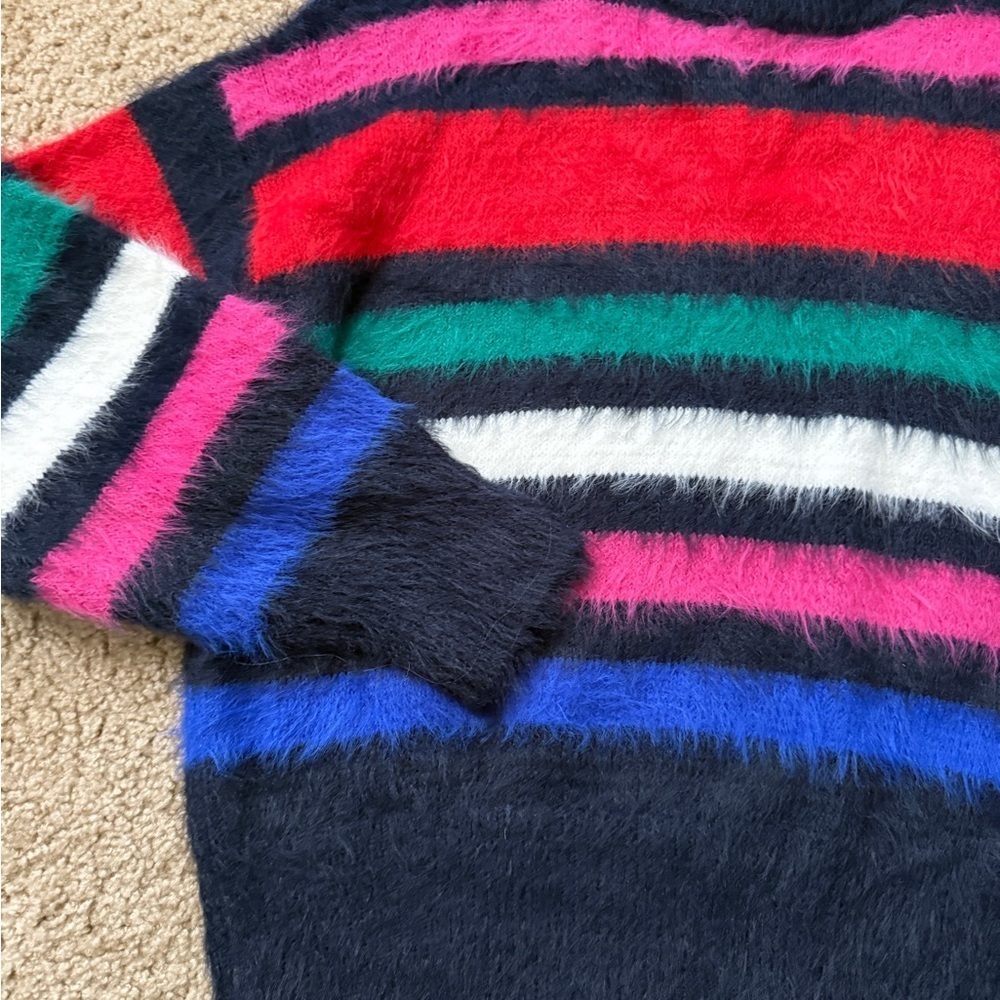 A new day sweater - Picture 2 of 7